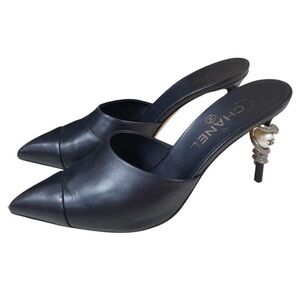 CHANEL Interlocking CC Logo Black Leather Mules/Shoes, 37